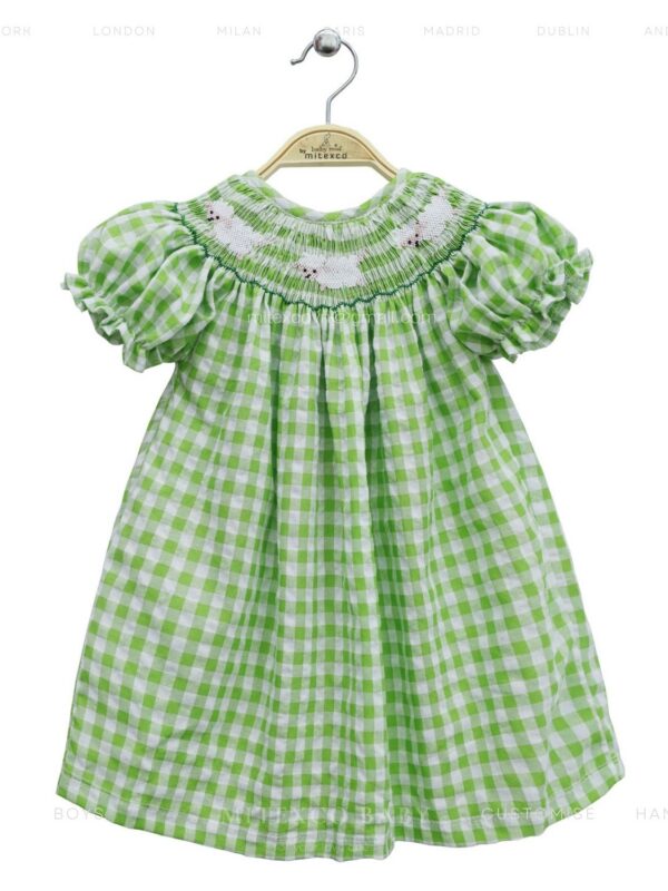 Wholesale Handmade Green Gingham Smocked Baby Dress Cotton Bishop Frock Toddler Summer Clothing with Sheep Embroidery