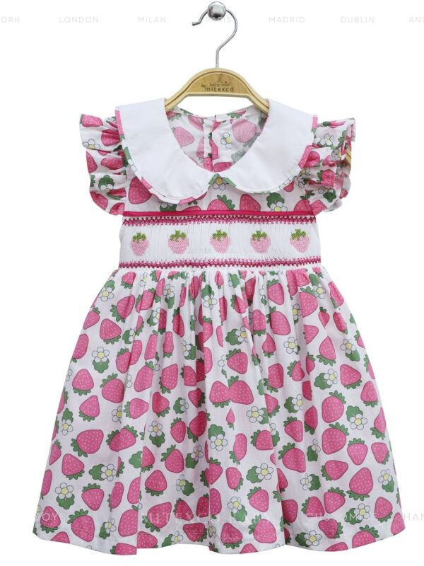 Wholesale Boutique Hand Smocked Baby Dress Summer Strawberry Print Cotton Flutter Sleeve Girls Frock with Peter Pan Collar