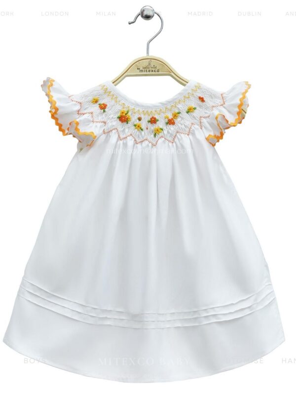 Wholesale Hand Smocked Baby Girl Bishop Dress White Cotton Floral Embroidery Boutique Summer Children Clothing